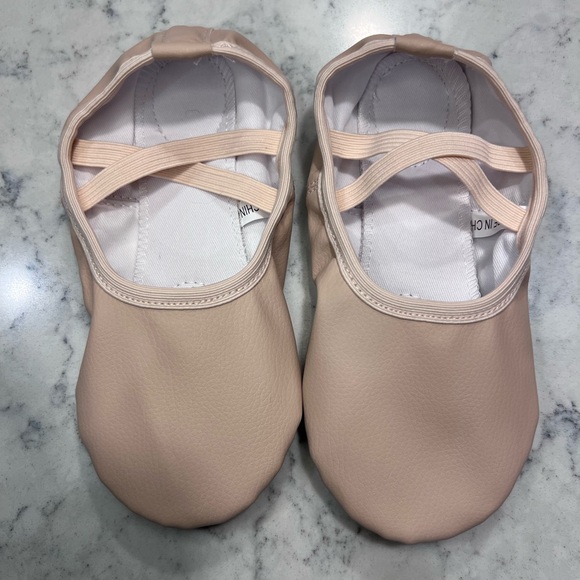 NEW Ballerina Flats Leather Split Sole Dance Shoes, Nude (size 3) - Picture 1 of 3